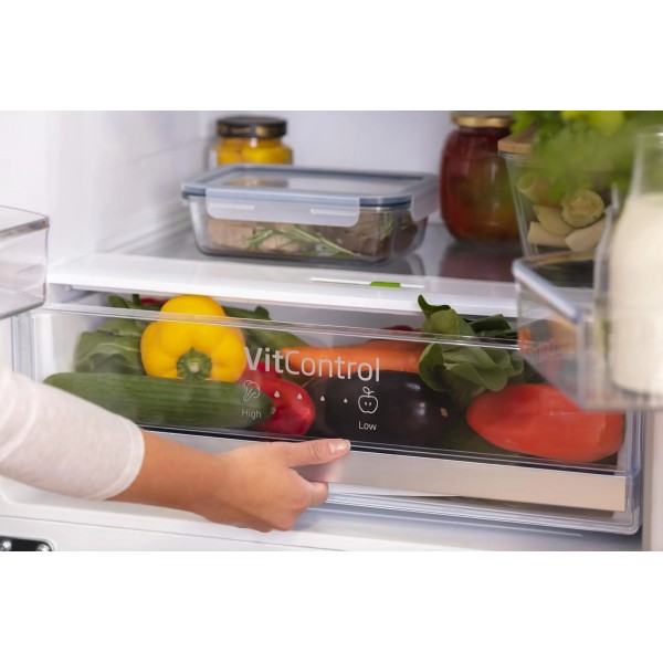 Холодильник Amica FY3279.6gdfb Повний без морозу 180,3 см