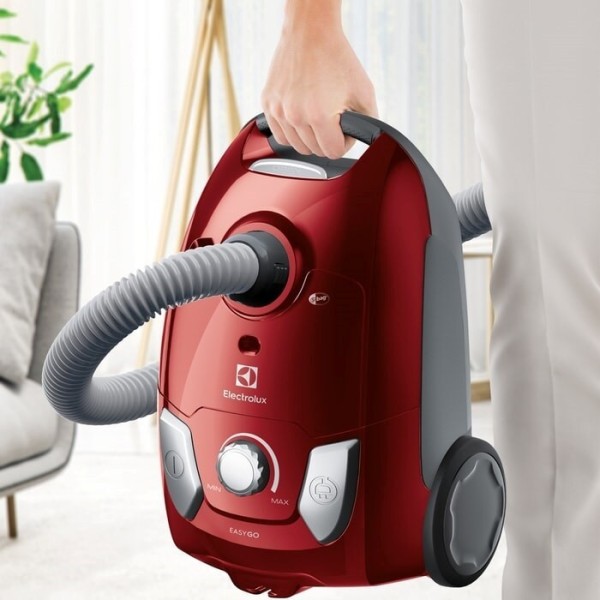 Пилосос Electrolux EEG43WR red