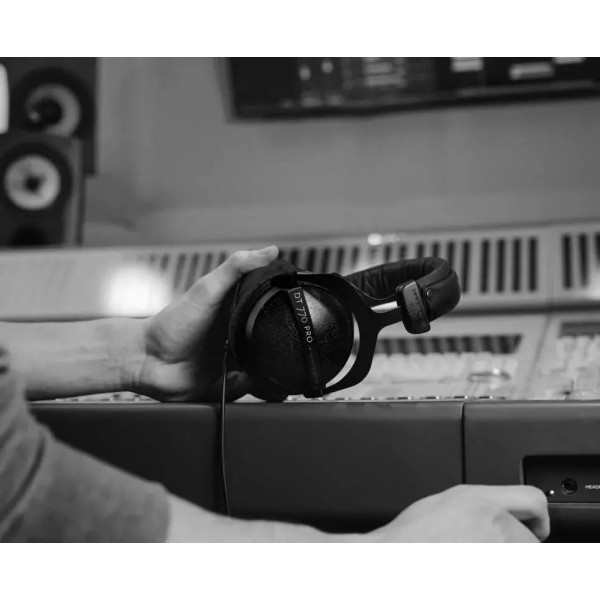 Дротові навушники Beyerdynamic DT 770 PRO 250 Ohm Limited Edition black
